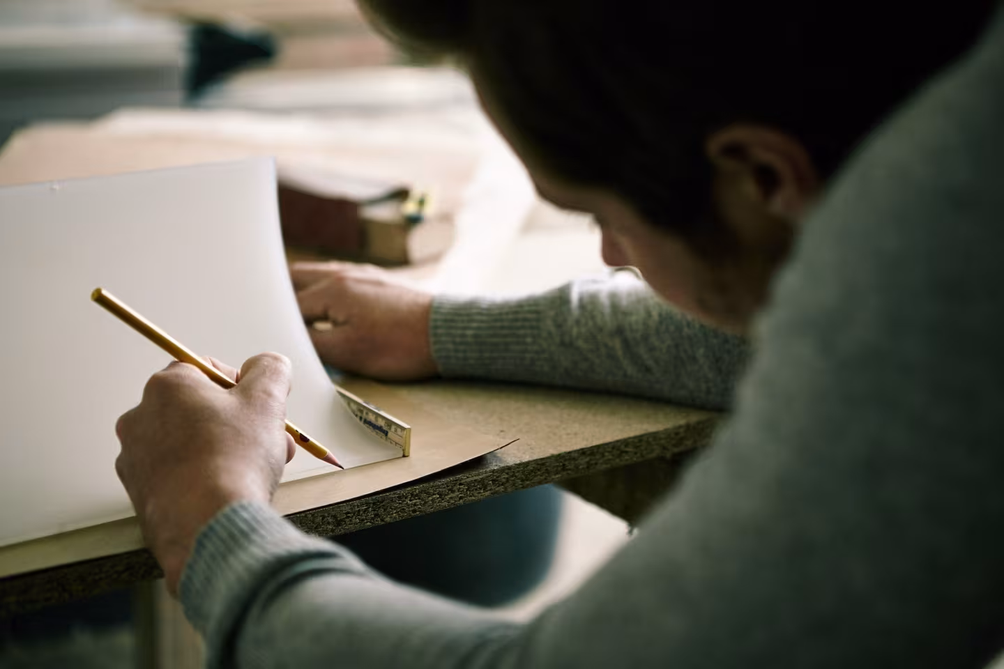 Handgefertigte E27 LED Leuchte aus Naturholz, umweltfreundlich, 8 Watt, Premium-Qualität, 5 Jahre Garantie. - das Bild 2