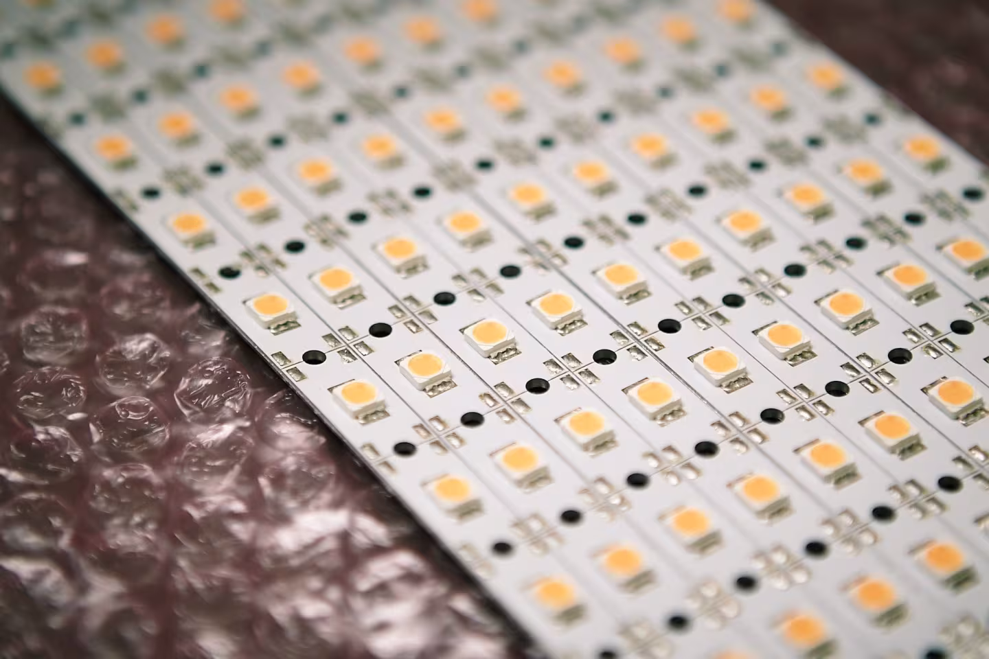 Arundo Design Pendelleuchte aus natürlichen Materialien, handgefertigt aus Holz, umweltfreundlich, Premium-Qualität mit 5 Jahren Garantie, ideale Beleuchtungslösung für nachhaltiges Wohnen von LeuchtNatur. - das Bild 2