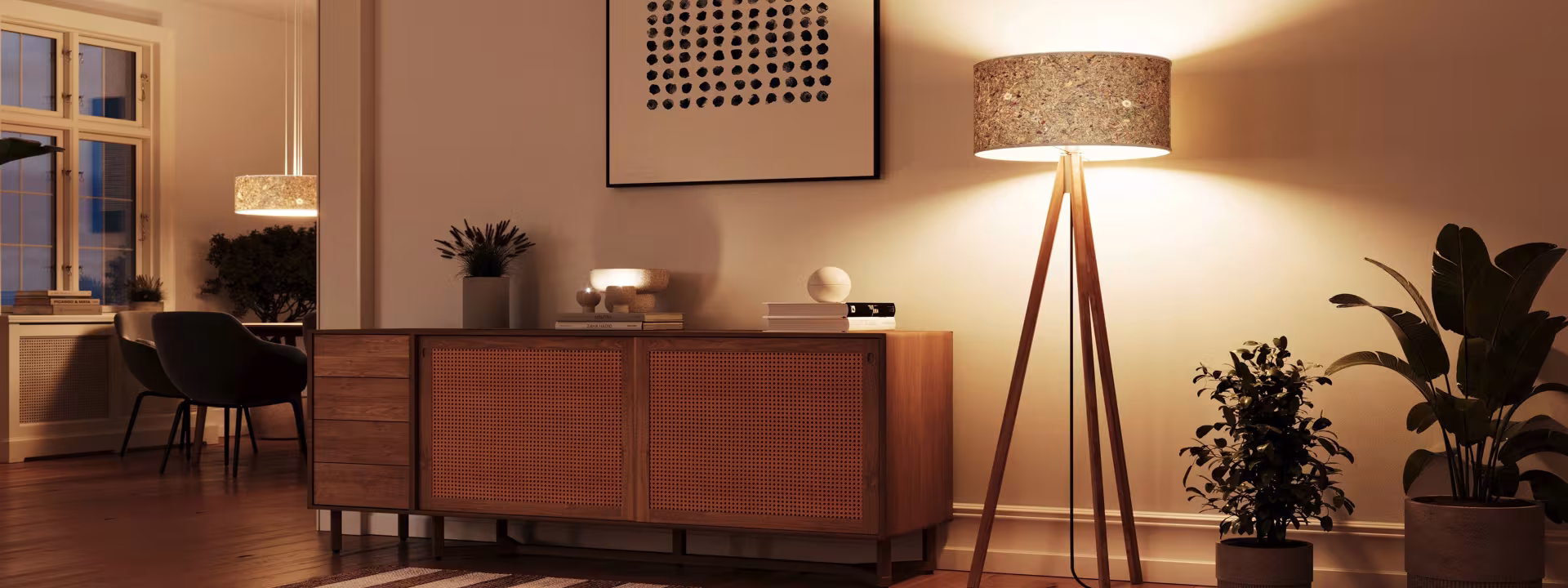 Designer Stehlampe mit Korkschirm und Holzgestell aus natürlichen Materialien - moderne Wohnzimmerbeleuchtung online kaufen