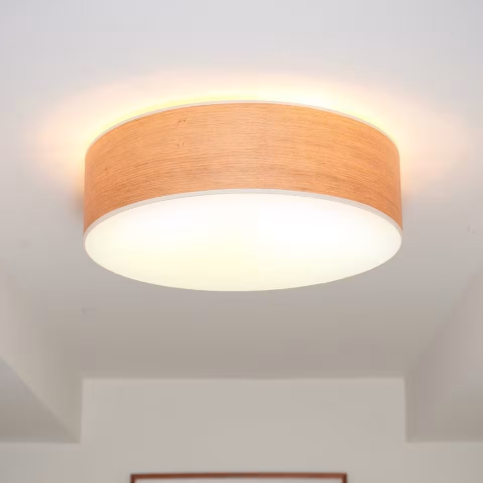 Handgefertigte Holz Deckenleuchte Discus aus Eiche von LeuchtNatur, umweltfreundlich mit 5 Jahren Garantie.