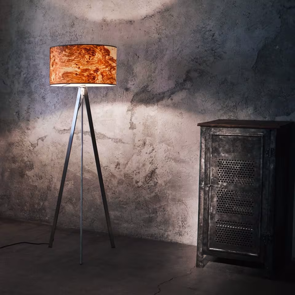 Atticus Stehleuchte aus Olivesche-Furnier, handgefertigt, umweltfreundlich, Premium-Qualität, 5 Jahre Garantie. - das Bild 1