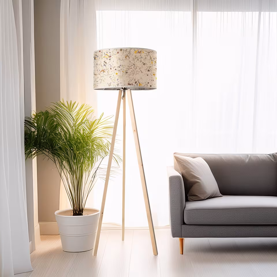 Ligno Holz Stehlampe von LeuchtNatur: Handgemacht aus natürlichen Materialien, umweltfreundlich, Premiumqualität. - das Bild 1