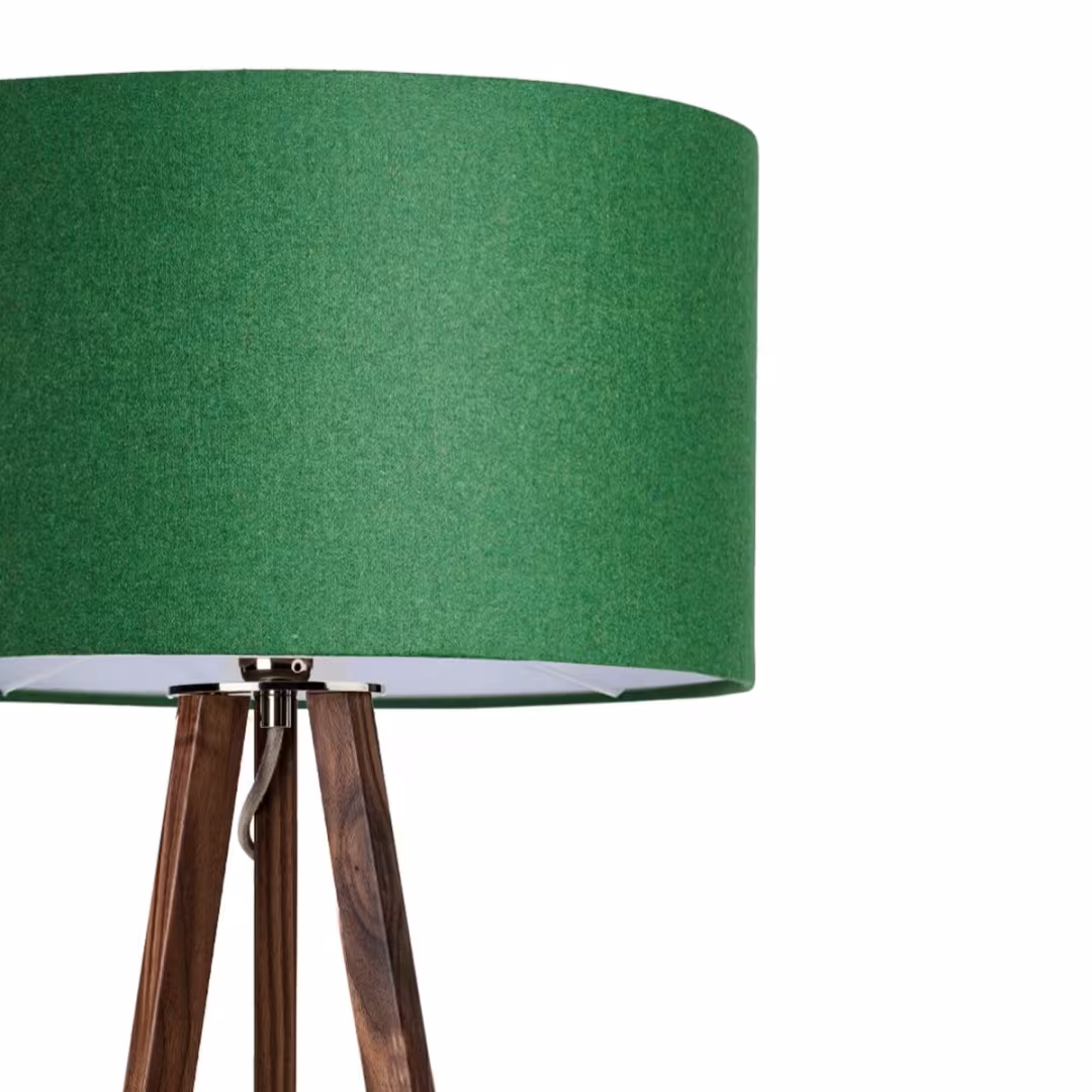 Ligno Holz Stehlampe in Loden Grün von LeuchtNatur aus natürlichen Materialien, handgemacht, umweltfreundlich. - das Bild 2