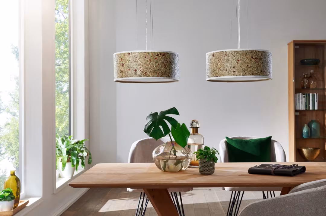 Natur Pendelleuchte Discus aus Holz, handgefertigt und umweltfreundlich, für stilvolle Beleuchtung. - das Bild 2