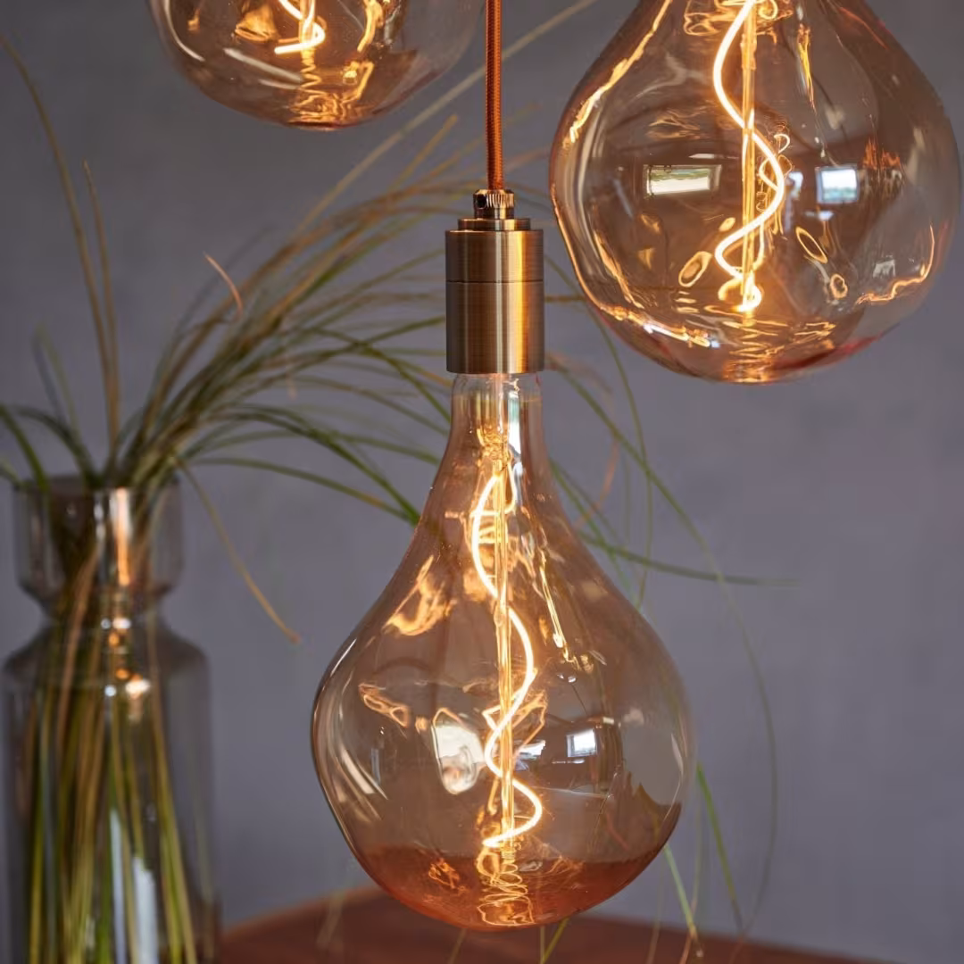 Pirum Designer Retro Glühbirne aus Holz, handgefertigt, umweltfreundlich, Premium-Qualität, 5 Jahre Garantie. - das Bild 2