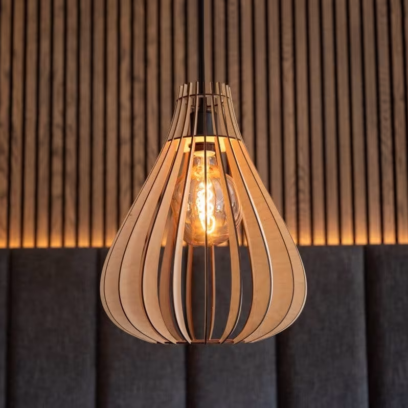 Handgefertigte Holz-Pendelleuchte Conny von LeuchtNatur, umweltfreundlich und stilvoll für Ihr Zuhause. - das Bild 1