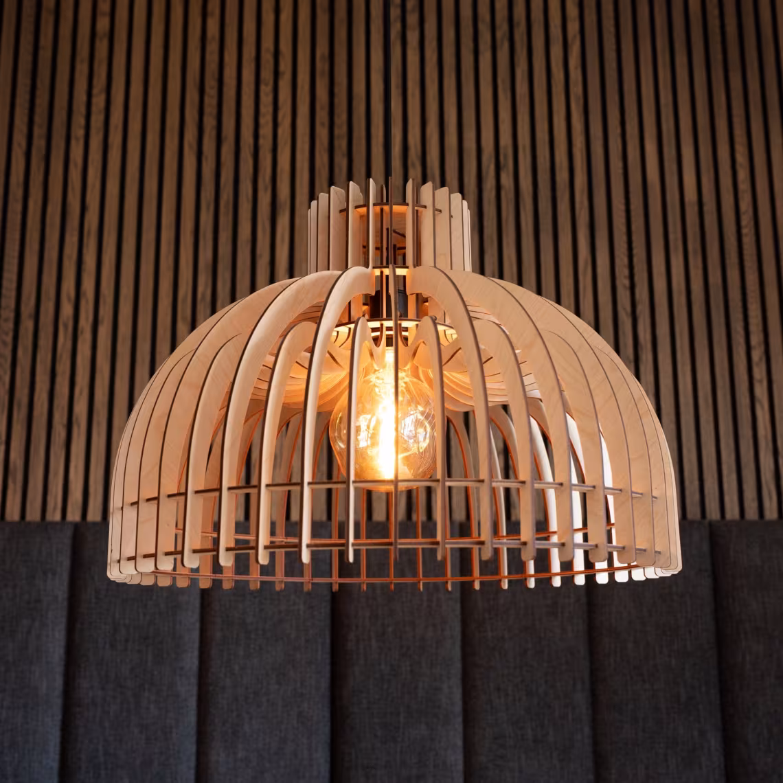 Handgefertigte Holz Pendelleuchte Bella von LeuchtNatur, umweltfreundlich, aus natürlichen Materialien. - das Bild 1