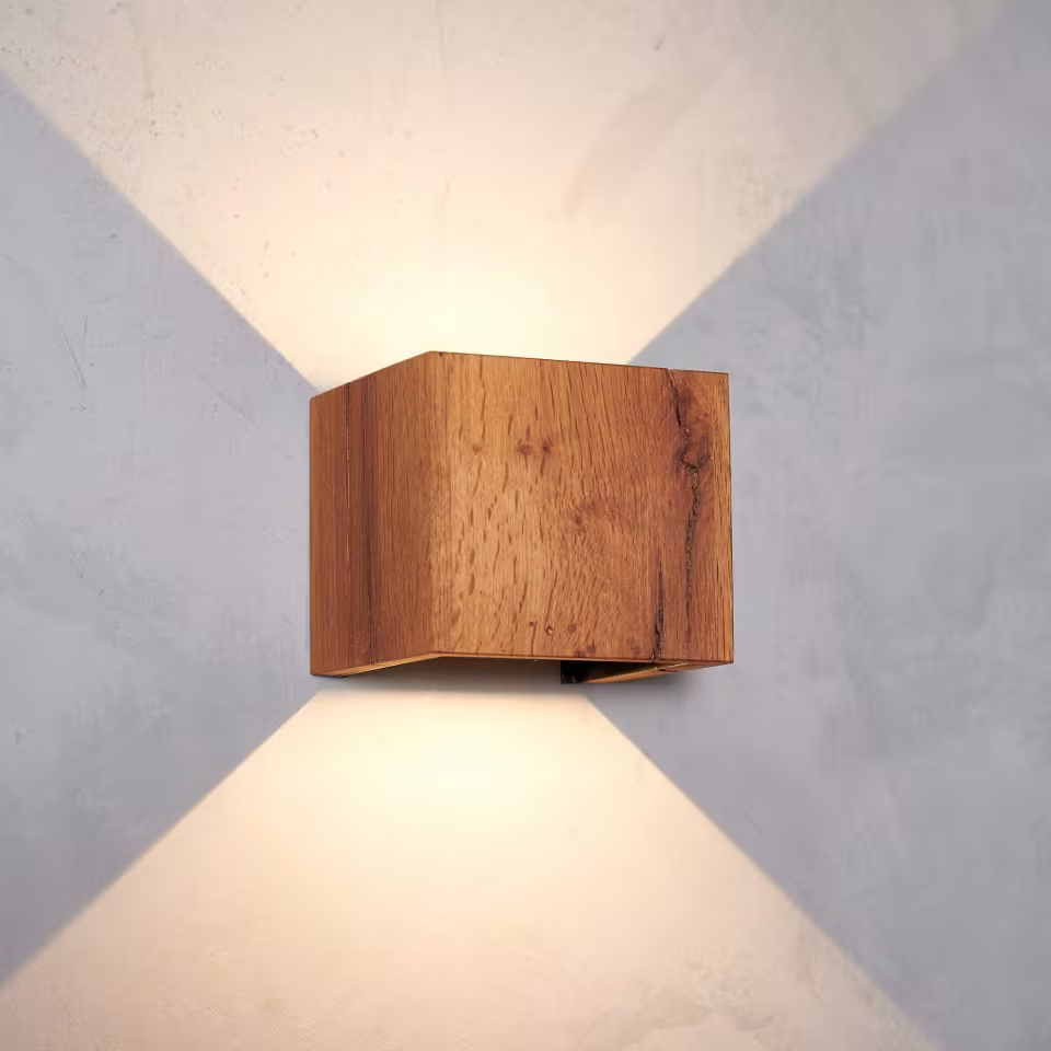 „Cubus Holz Wandlampe aus Eiche rustikal, handgemacht, umweltfreundlich, Premium-Qualität, 5 Jahre Garantie“ - das Bild 1