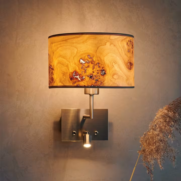 Handgefertigte Wandleuchte Cortexa aus Pappelholz mit Leselicht, umweltfreundlich, 5 Jahre Garantie.