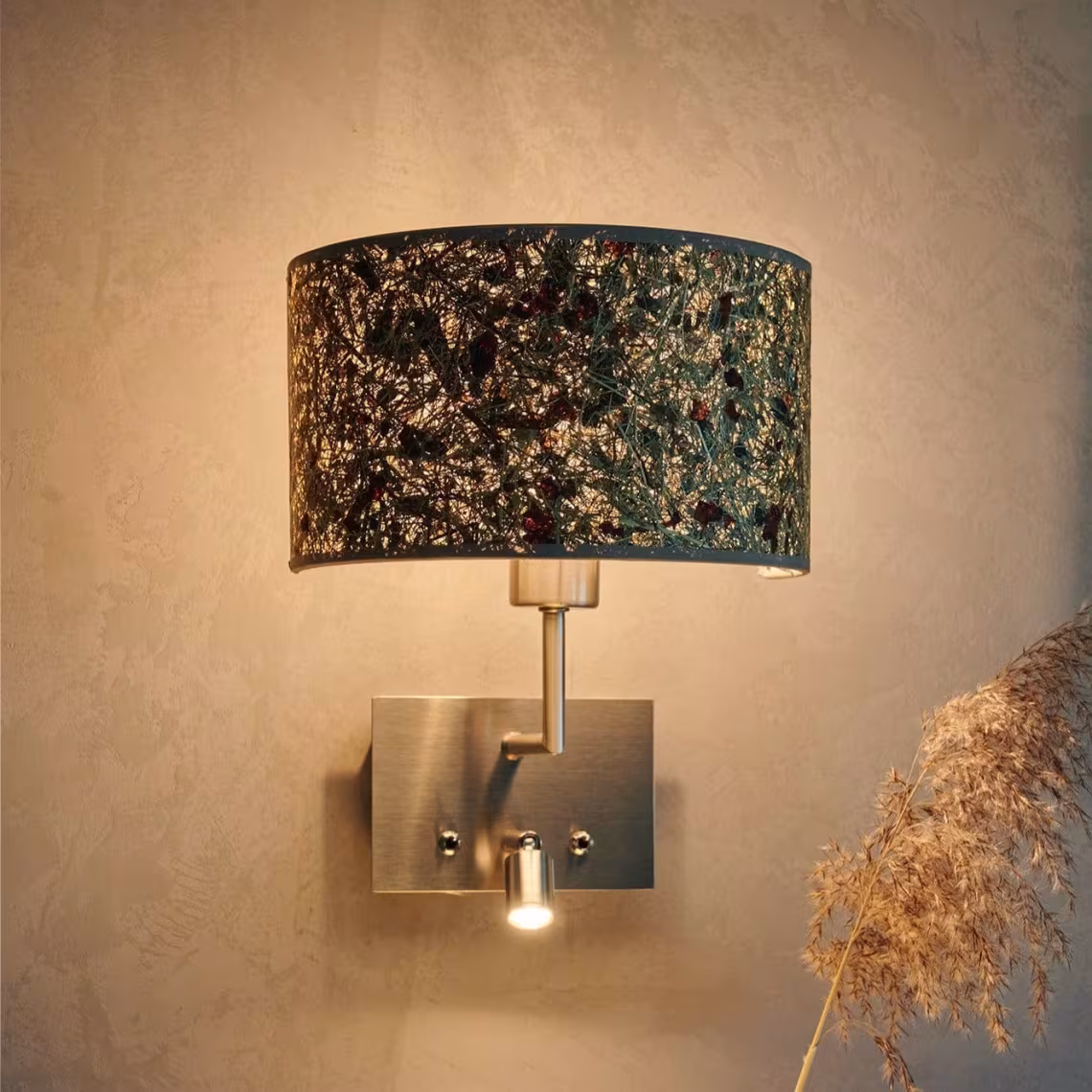 Wandleuchte Cortexa aus Rosenblüte mit Leselicht, handgefertigt, umweltfreundlich, 5 Jahre Garantie.