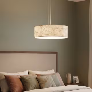 Schlafzimmer Pendellampen aus Holz neben Nachttisch - Designer Hängelampen für stimmungsvolle Beleuchtung